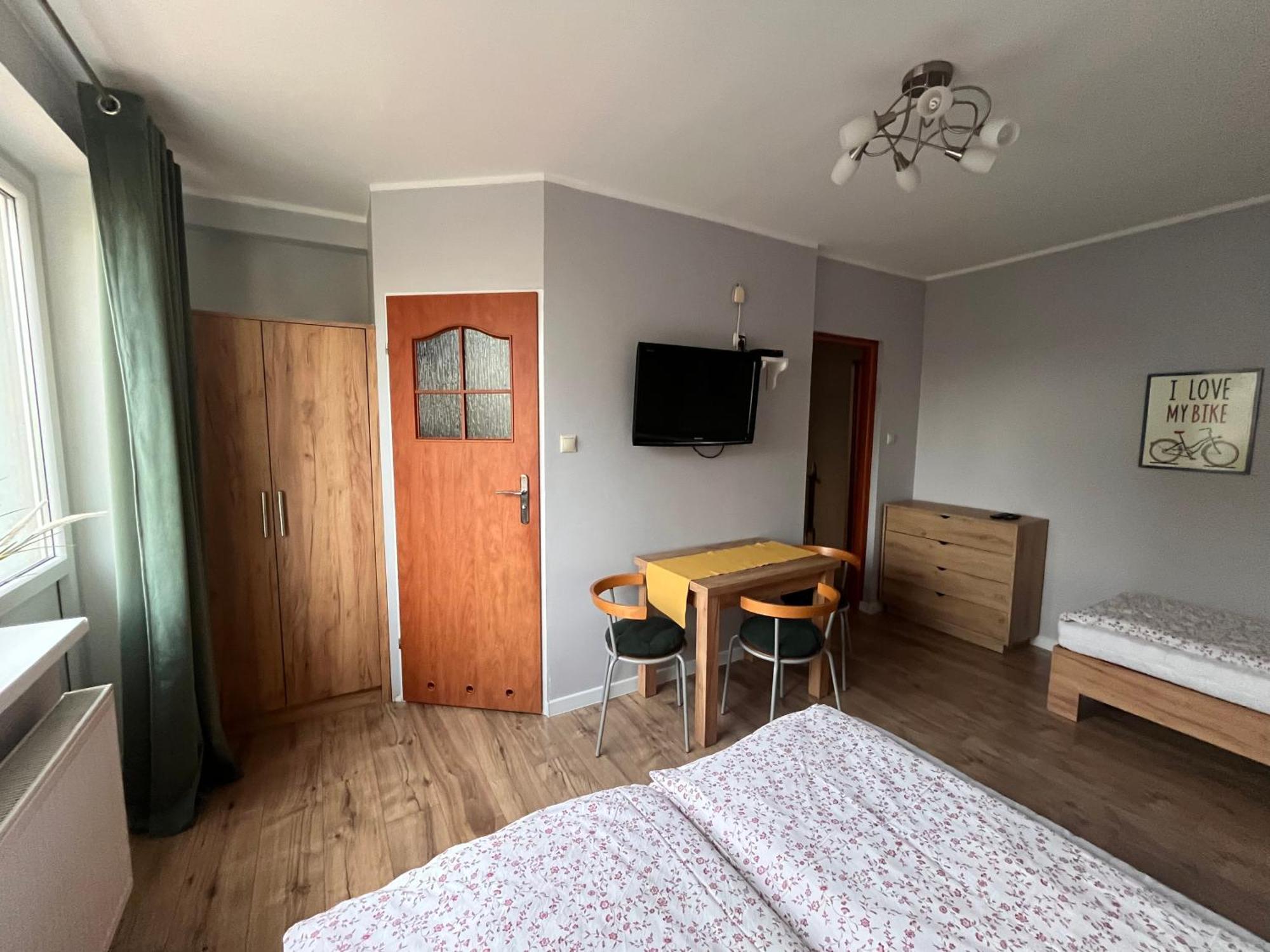 Pokoje Goscinne Halina Łeba Extérieur photo